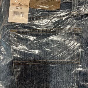 Wrangler Men's Relaxed Jeans - Deep Blue. 32X30. NWT.